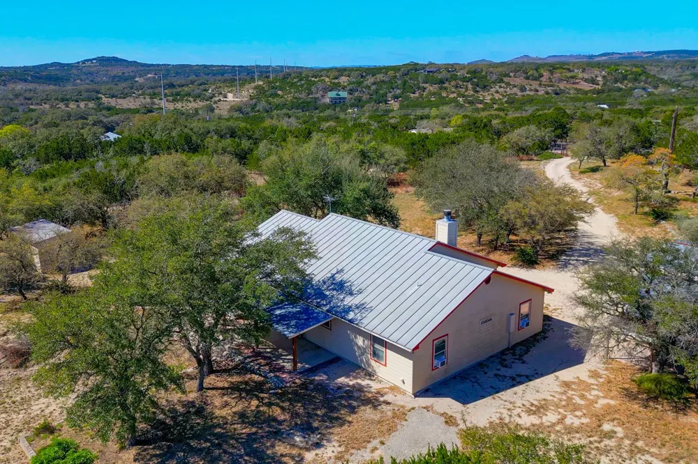 1129 Lonesome Loop Blanco, TX 78606