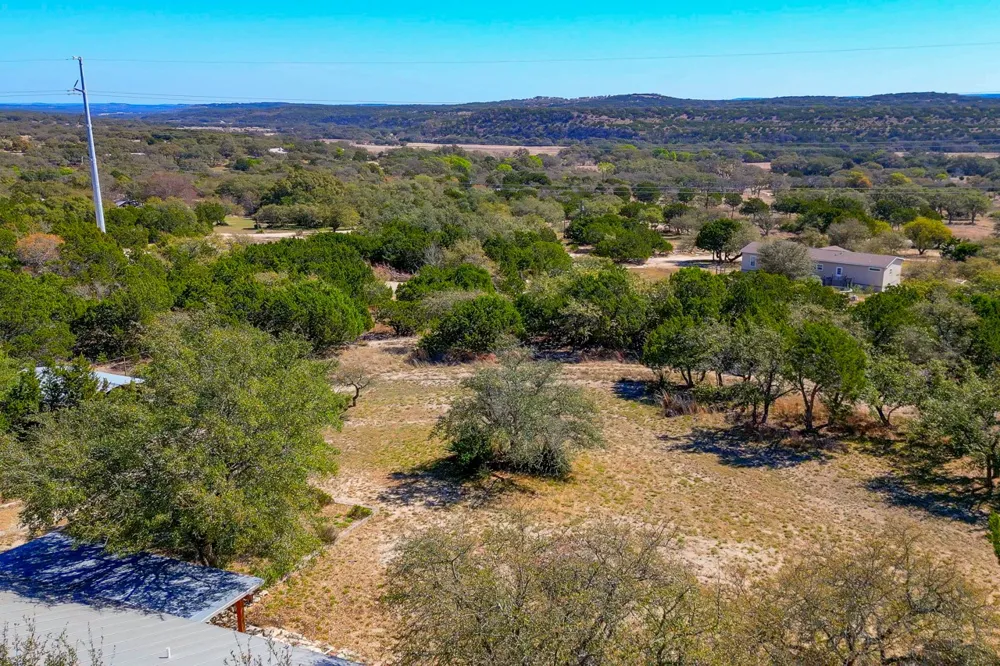 1129 Lonesome Loop Blanco, TX 78606