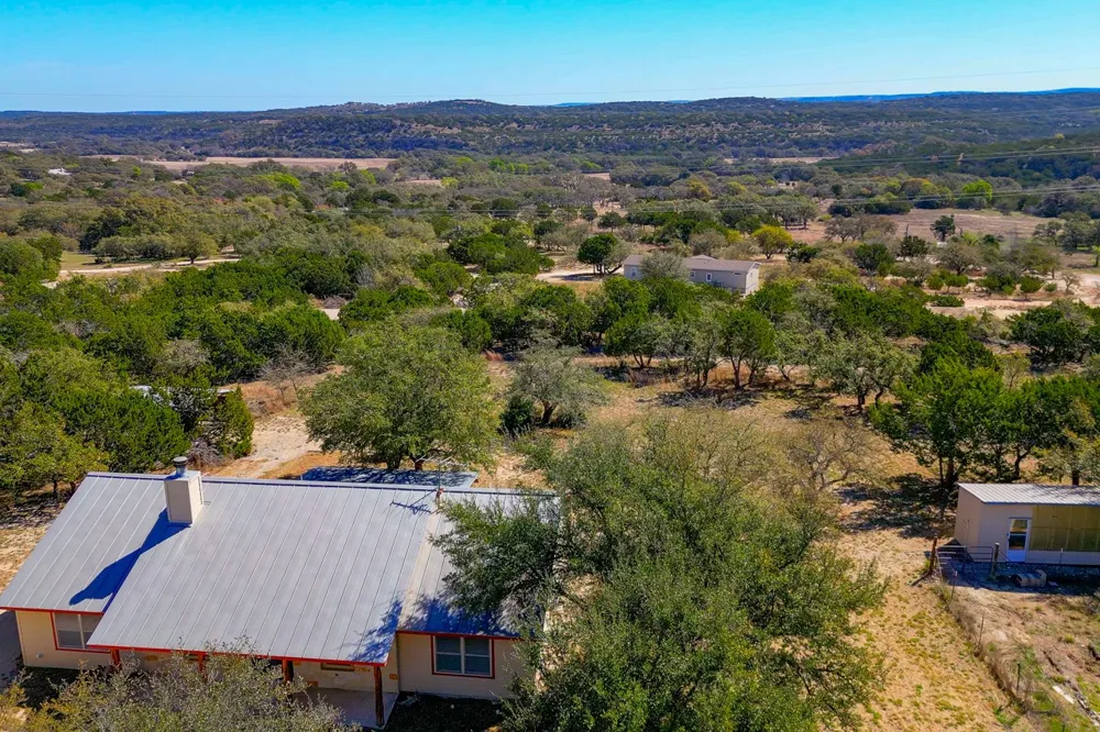1129 Lonesome Loop Blanco, TX 78606