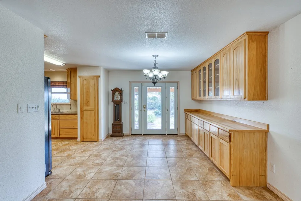 1129 Lonesome Loop Blanco, TX 78606