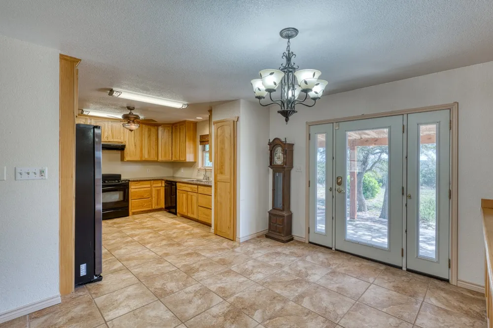 1129 Lonesome Loop Blanco, TX 78606