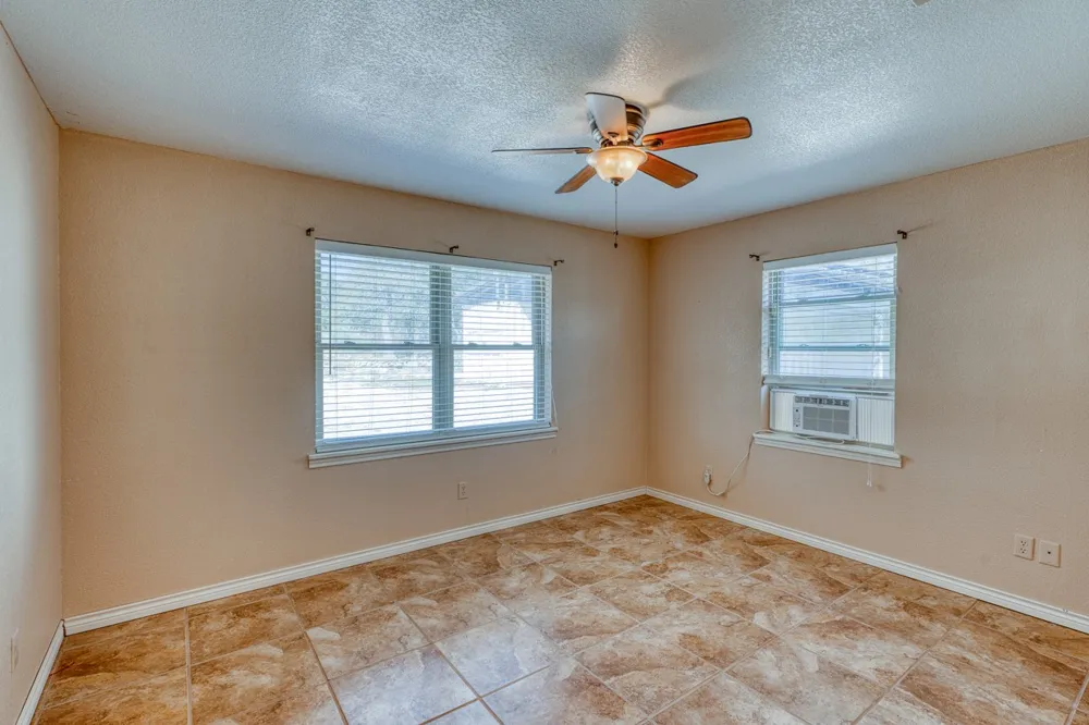 1129 Lonesome Loop Blanco, TX 78606