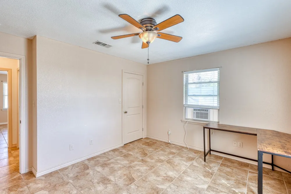 1129 Lonesome Loop Blanco, TX 78606