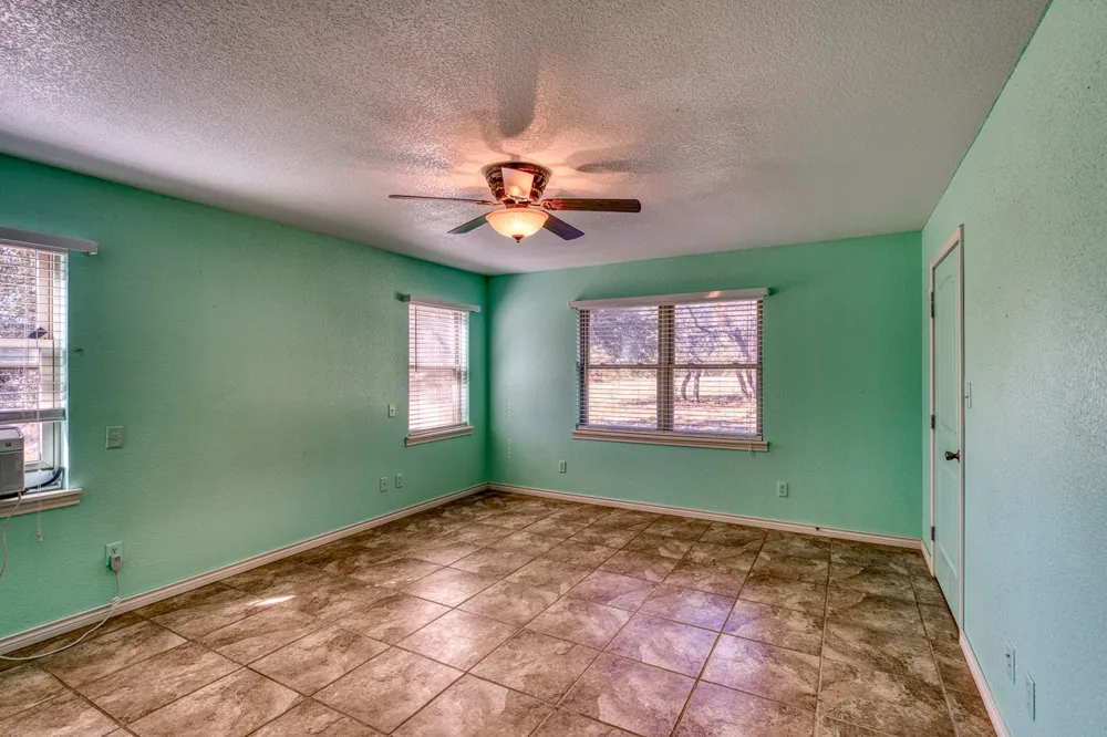 1129 Lonesome Loop Blanco, TX 78606
