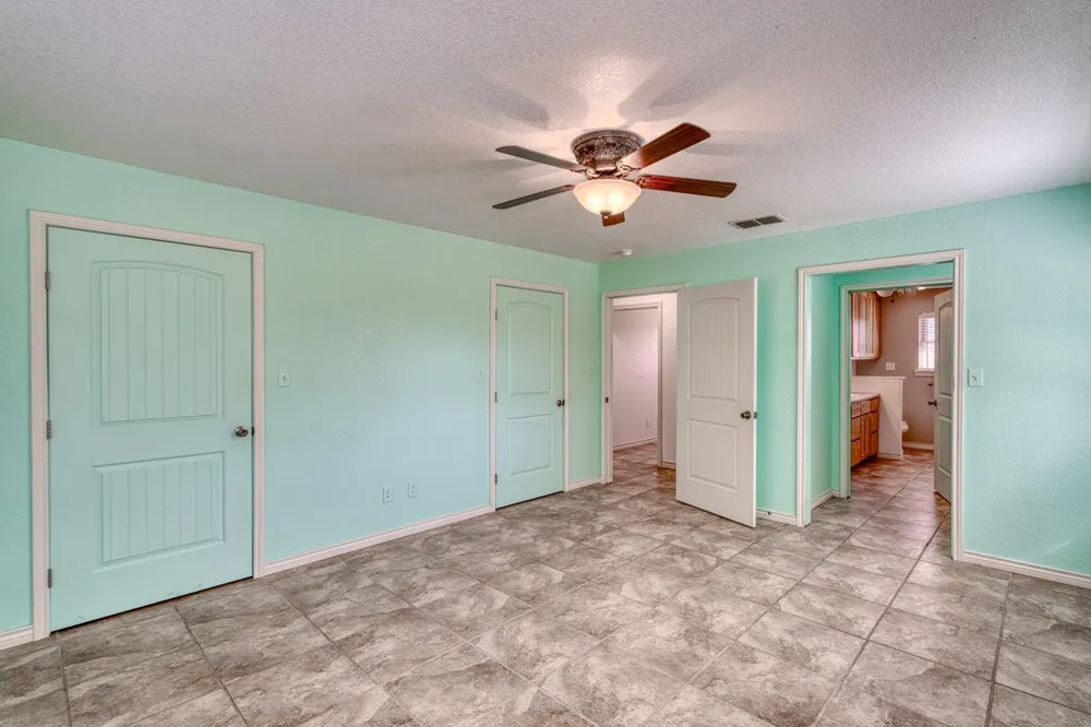 1129 Lonesome Loop Blanco, TX 78606
