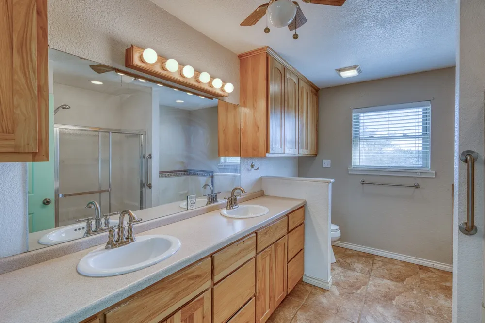1129 Lonesome Loop Blanco, TX 78606