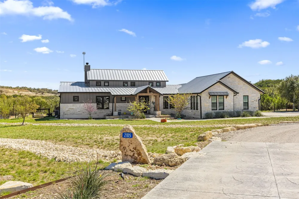 2105 Legacy Hills Drive Johnson City, TX 78636