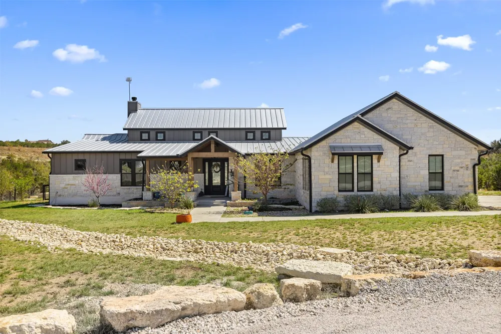 2105 Legacy Hills Drive Johnson City, TX 78636