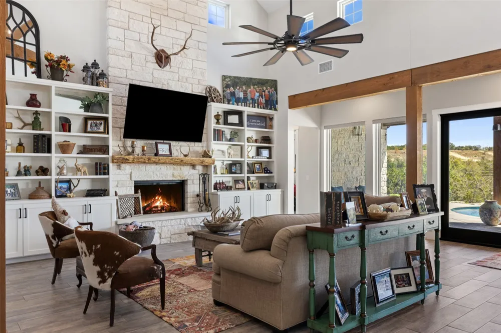 2105 Legacy Hills Drive Johnson City, TX 78636
