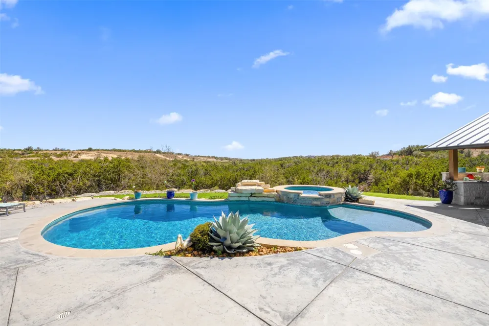 2105 Legacy Hills Drive Johnson City, TX 78636