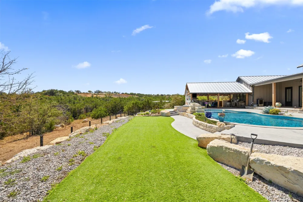 2105 Legacy Hills Drive Johnson City, TX 78636