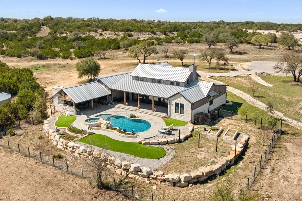 2105 Legacy Hills Drive Johnson City, TX 78636