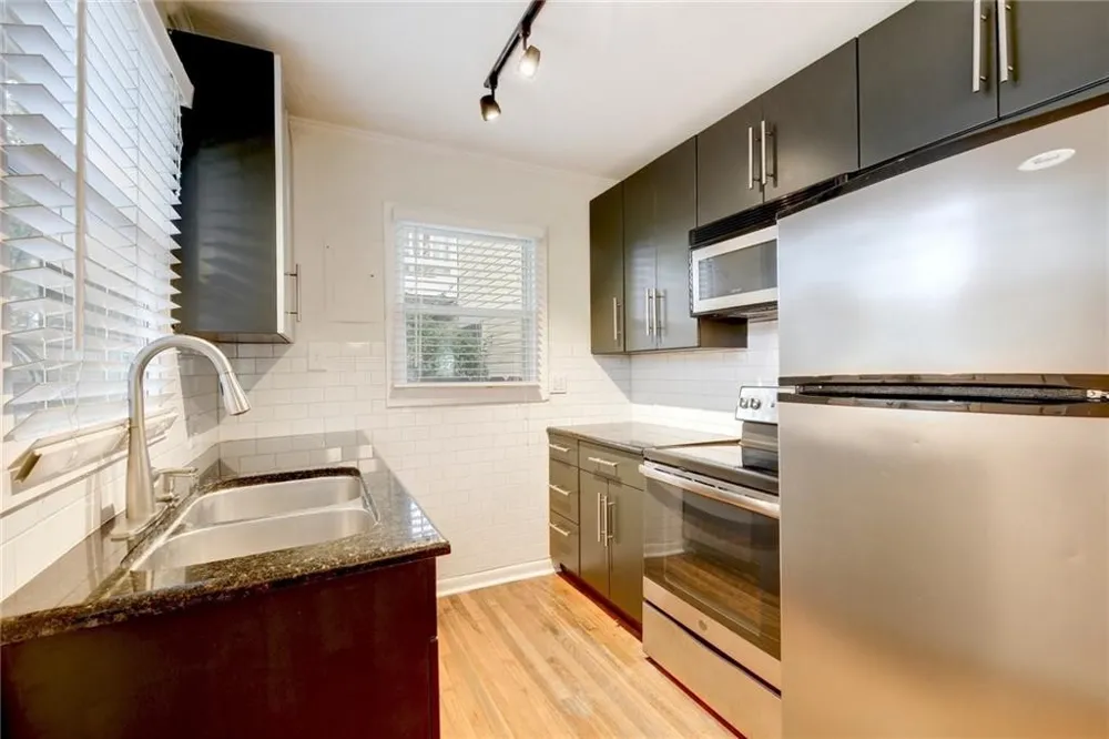 1110 W 22nd Street #13 Austin, TX 78705