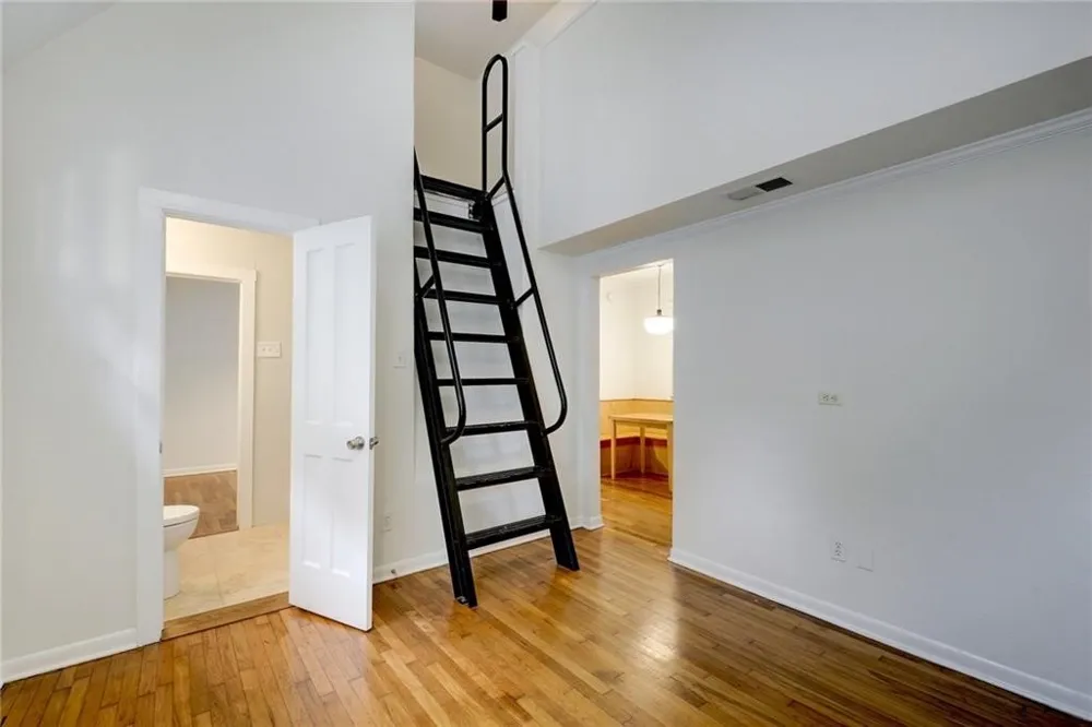 1110 W 22nd Street #13 Austin, TX 78705