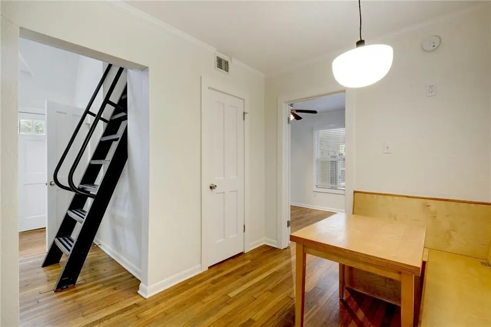 1110 W 22nd Street #13 Austin, TX 78705