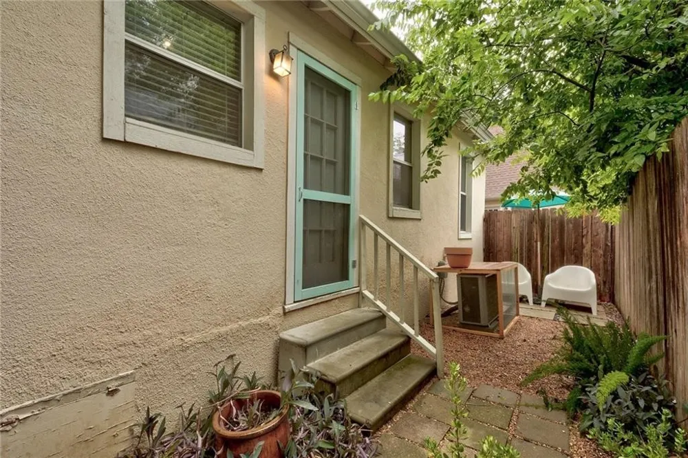 1110 W 22nd Street #13 Austin, TX 78705