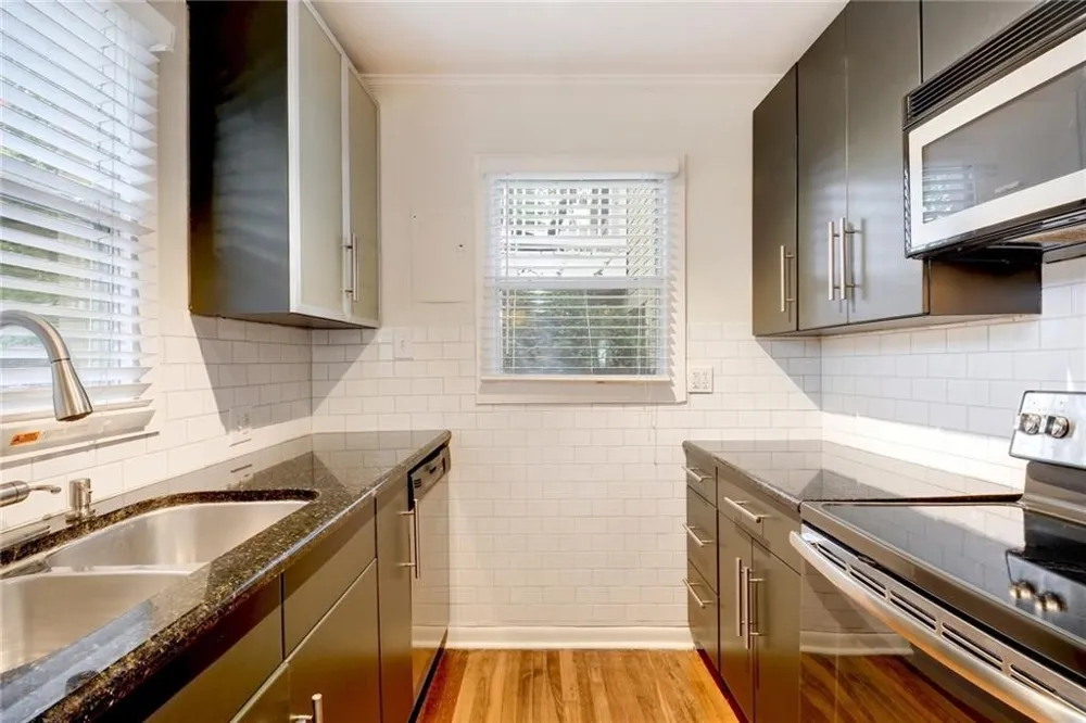 1110 W 22nd Street #13 Austin, TX 78705