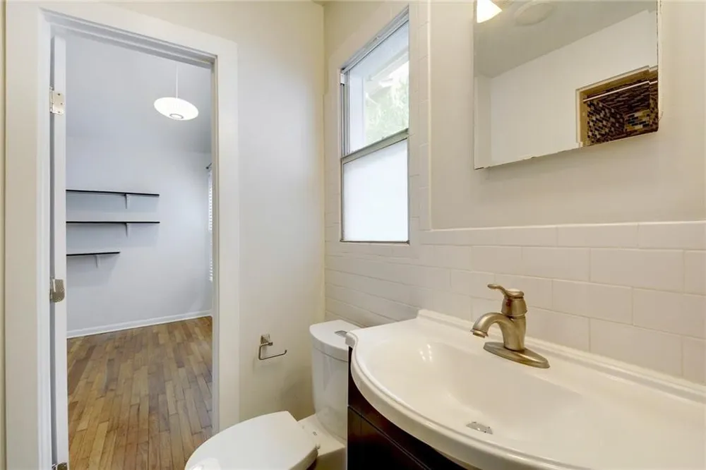1110 W 22nd Street #13 Austin, TX 78705