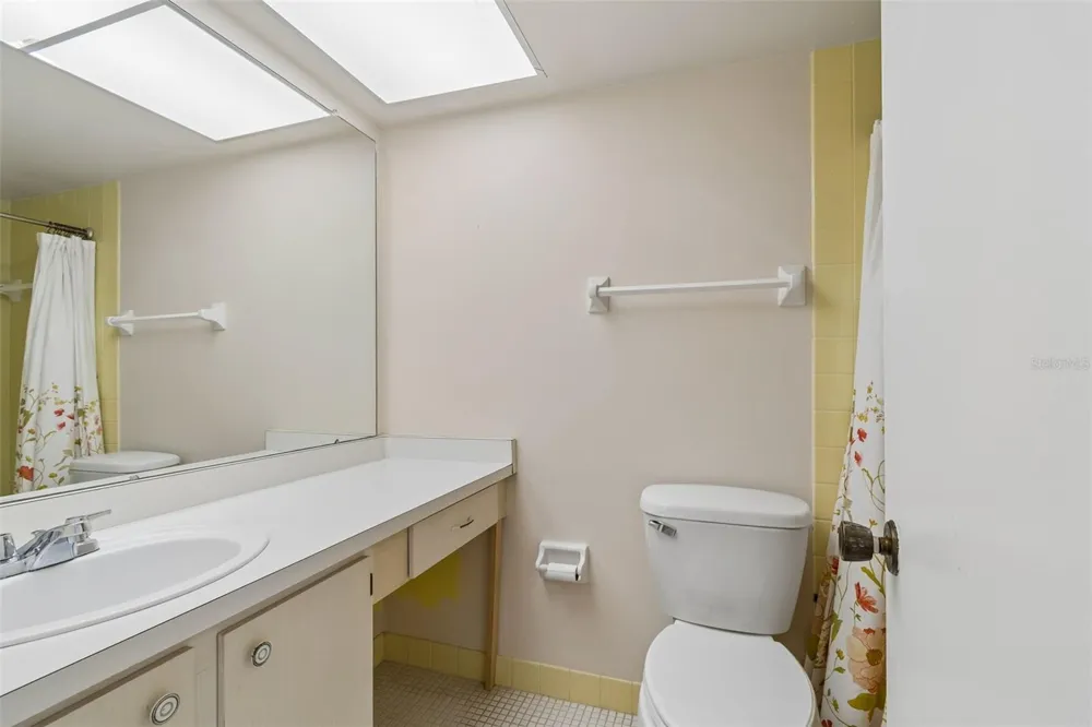 5095 BAY STREET NE #110 St Petersburg, FL 33703