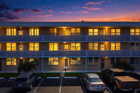5095 BAY STREET NE #110
