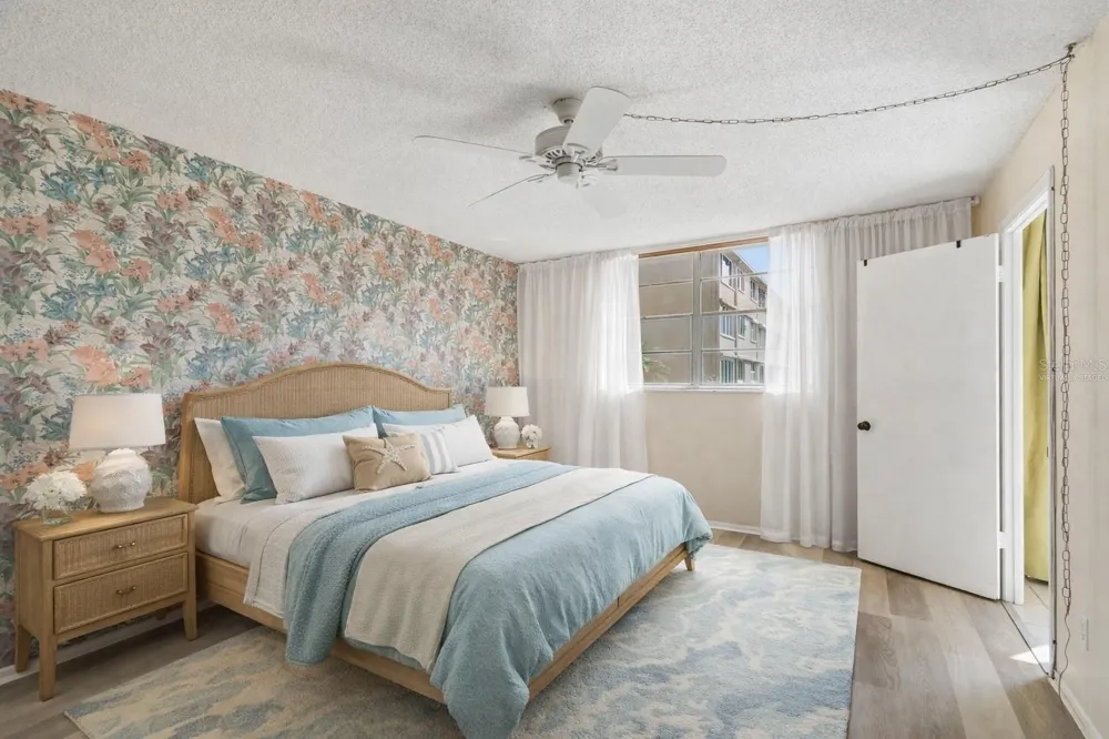 5095 BAY STREET NE #110 St Petersburg, FL 33703
