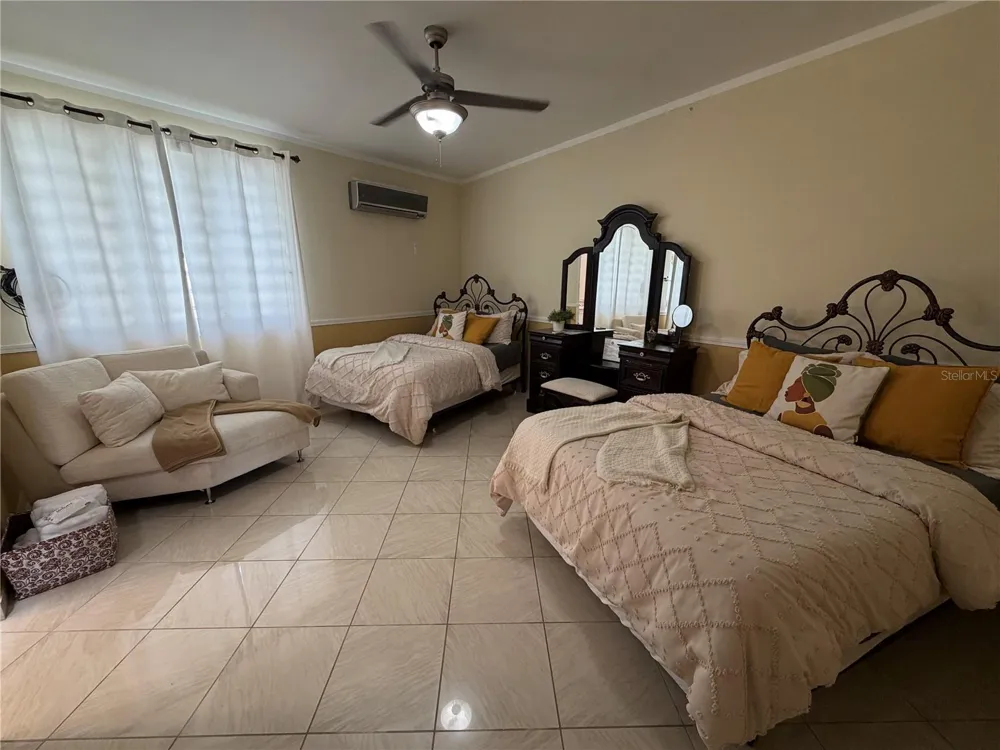 16 TRINITARIA Gurabo, PR 00778