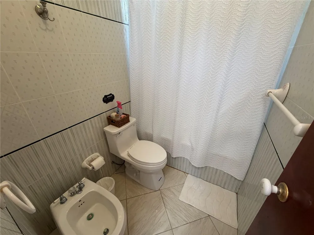 16 TRINITARIA Gurabo, PR 00778