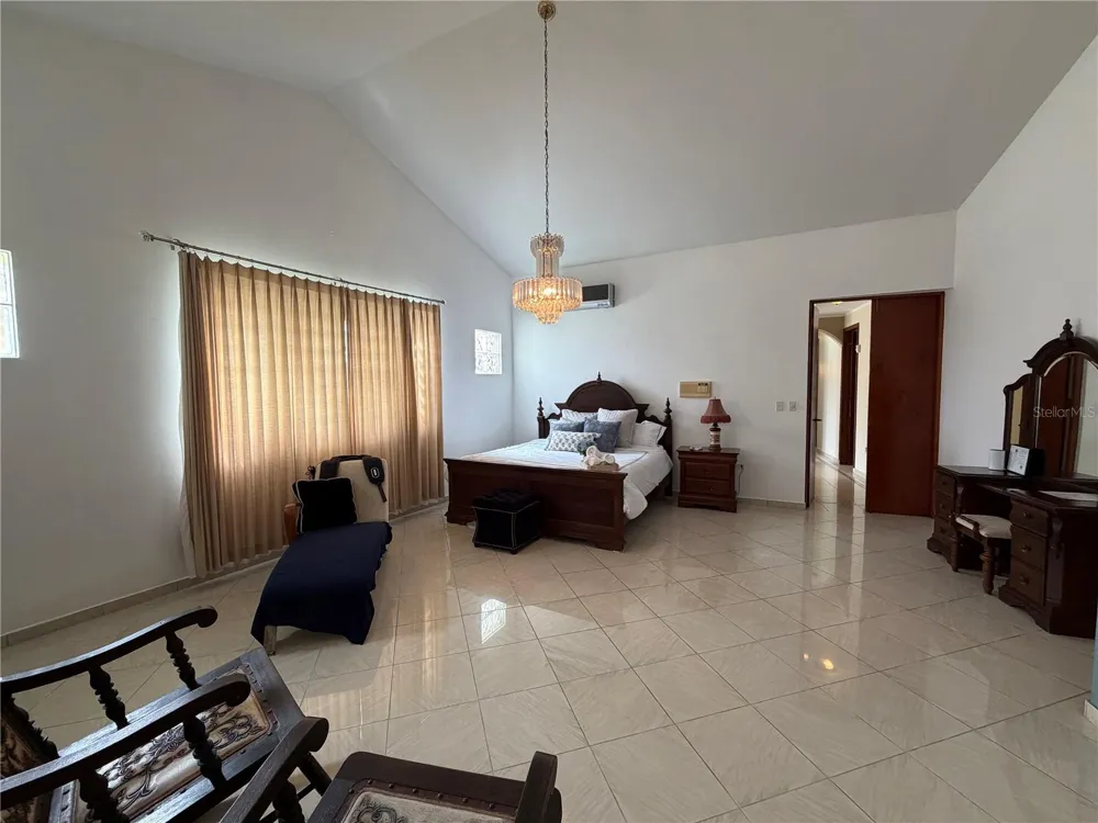 16 TRINITARIA Gurabo, PR 00778