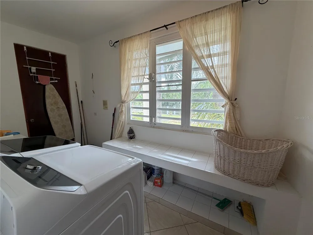 16 TRINITARIA Gurabo, PR 00778