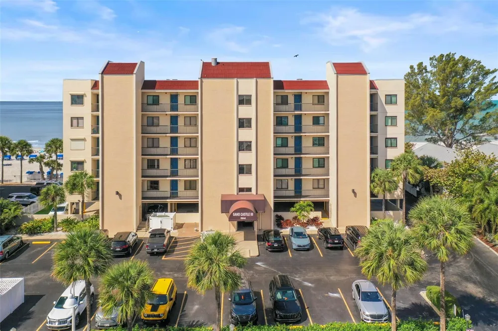 20040 GULF BOULEVARD #302 Indian Shores, FL 33785