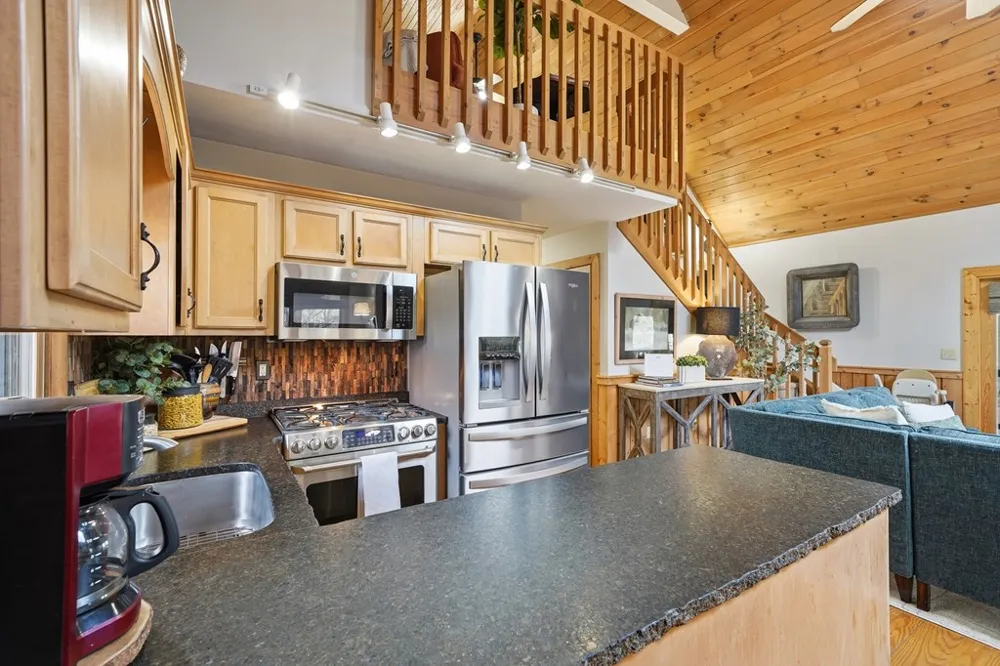1449 Cherokee Lane McCaysville, GA 30555