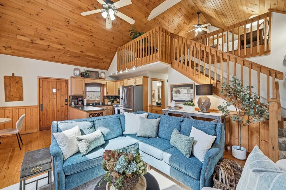 1449 Cherokee Lane McCaysville, GA 30555
