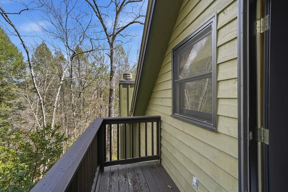 1449 Cherokee Lane McCaysville, GA 30555