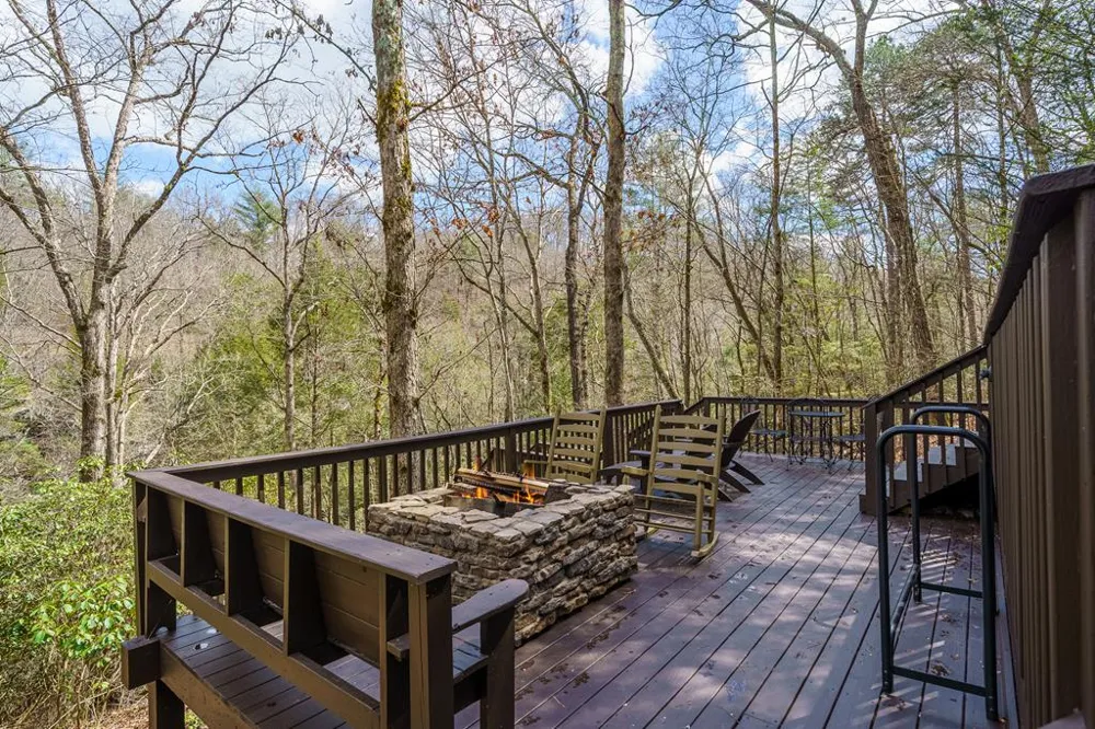 1449 Cherokee Lane McCaysville, GA 30555