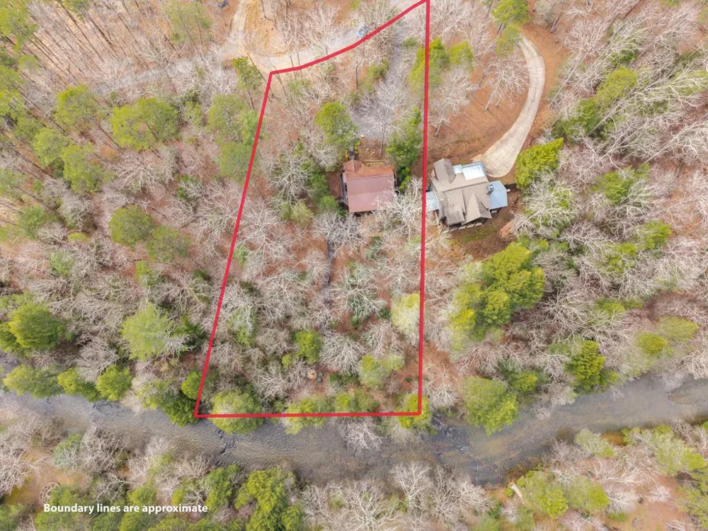 1449 Cherokee Lane McCaysville, GA 30555
