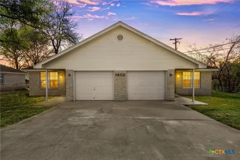 1402 Pima Trail