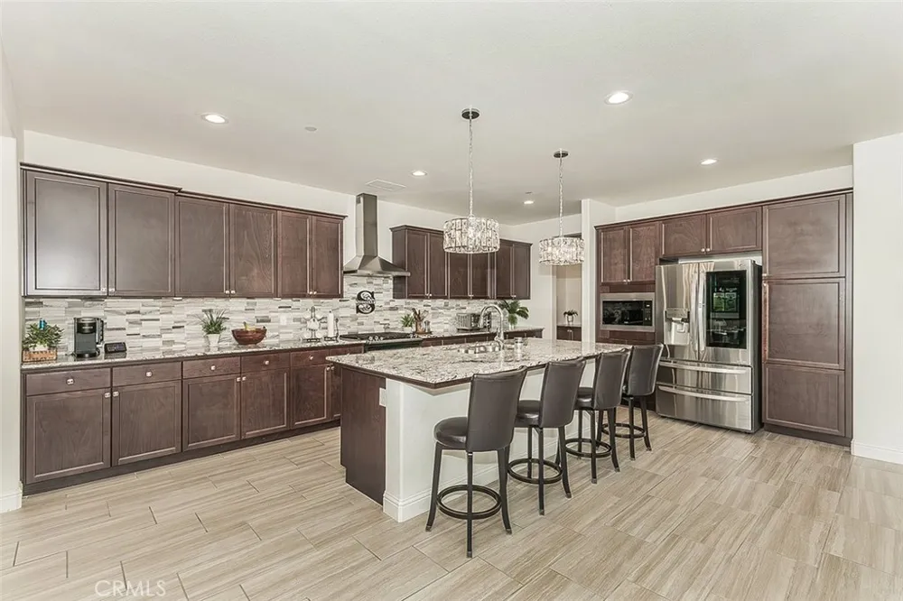 877 Treasure Hills Madera, CA 93636