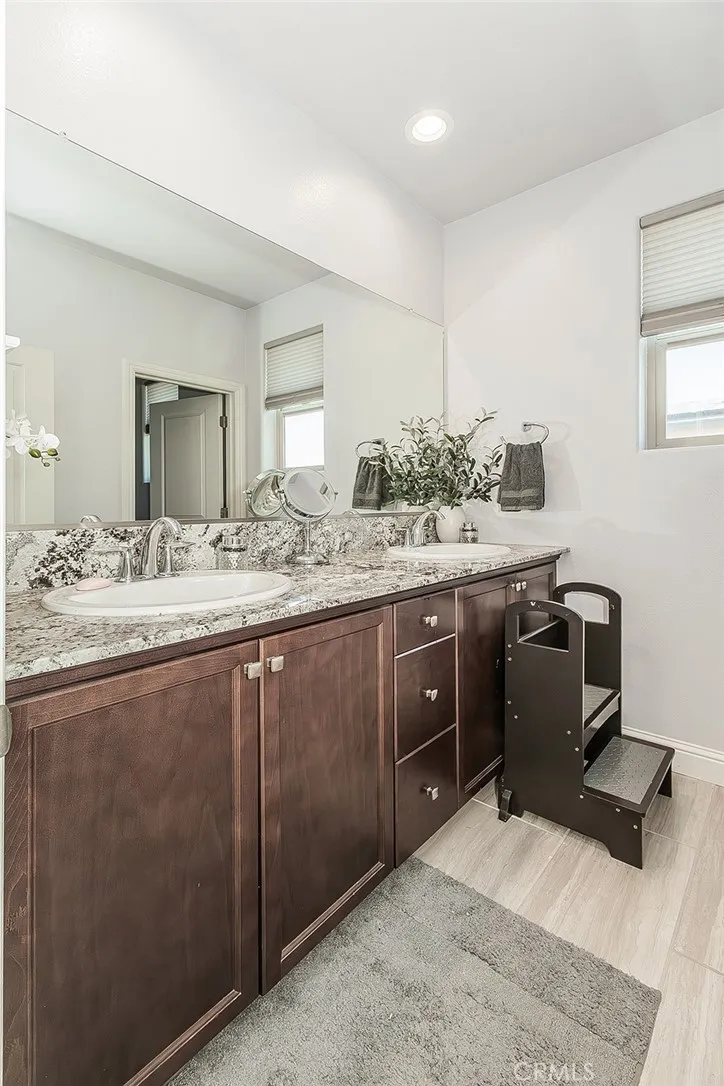 877 Treasure Hills Madera, CA 93636