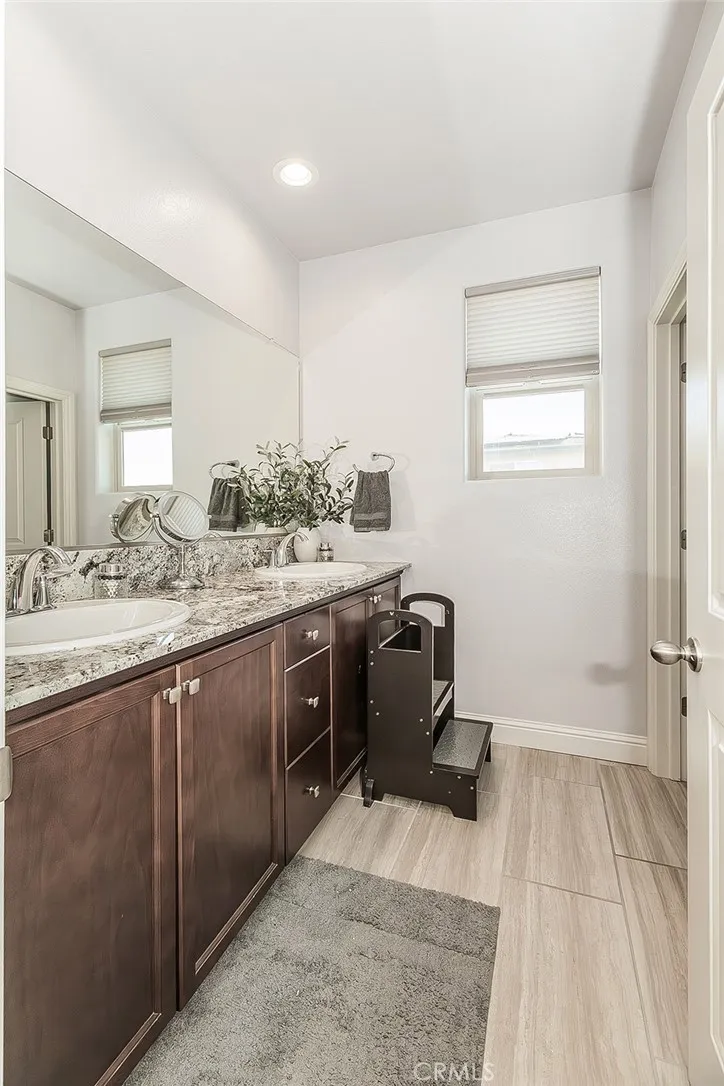 877 Treasure Hills Madera, CA 93636