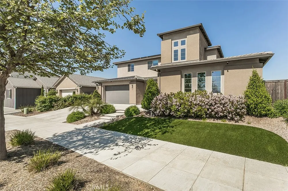 877 Treasure Hills Madera, CA 93636