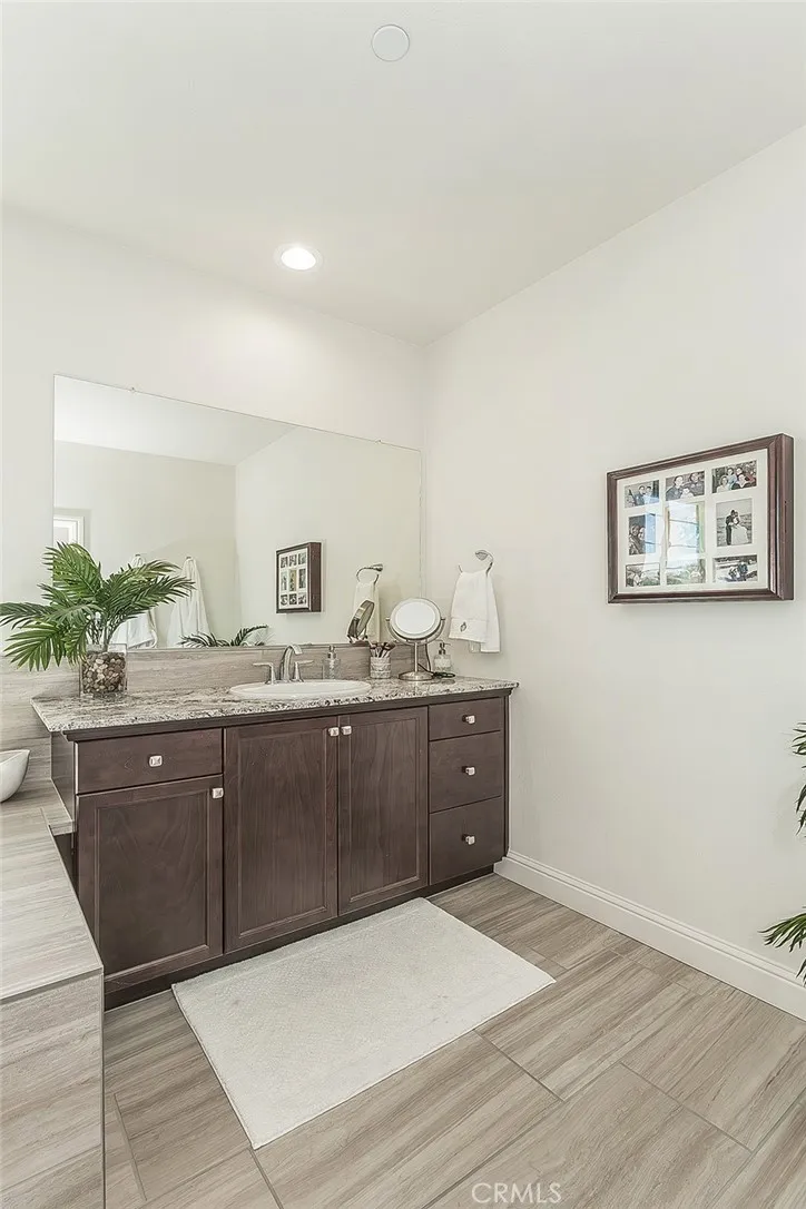 877 Treasure Hills Madera, CA 93636