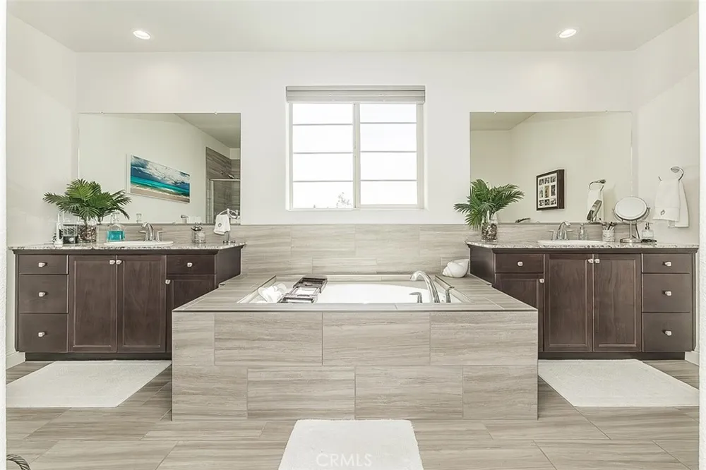 877 Treasure Hills Madera, CA 93636