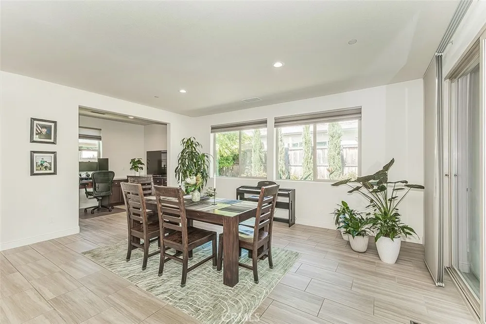 877 Treasure Hills Madera, CA 93636