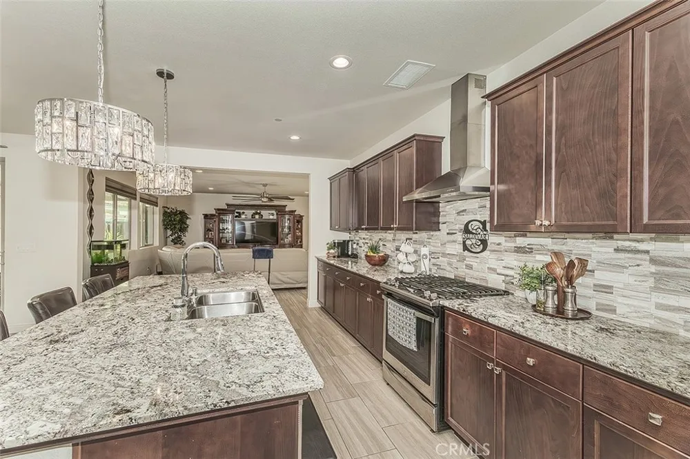 877 Treasure Hills Madera, CA 93636