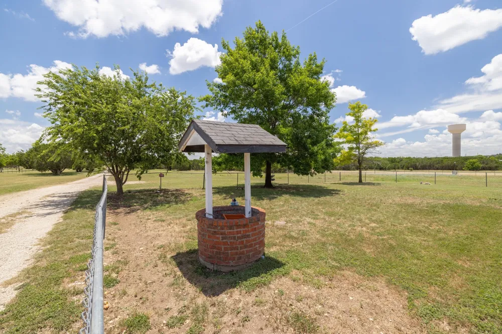 1959 County Road 200 Liberty Hill, TX 78642