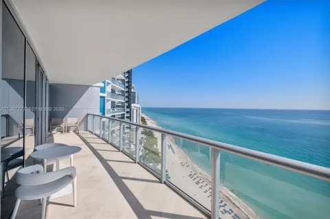 17001 Collins Ave #2702