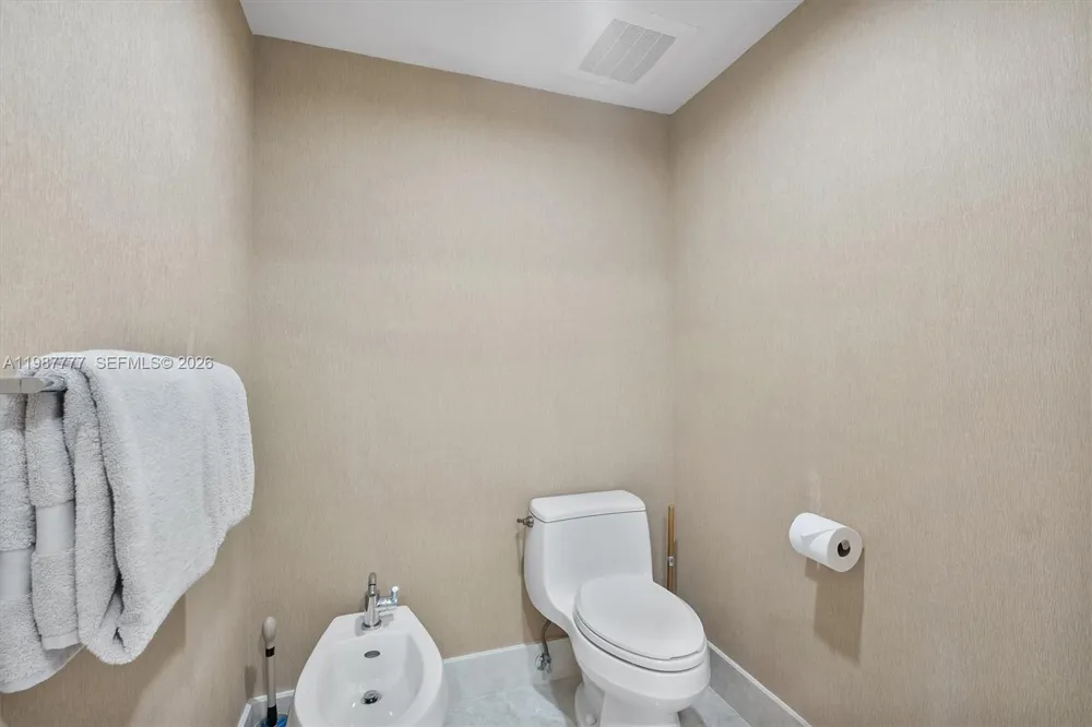 17001 Collins Ave #2702 Sunny Isles Beach, FL 33160