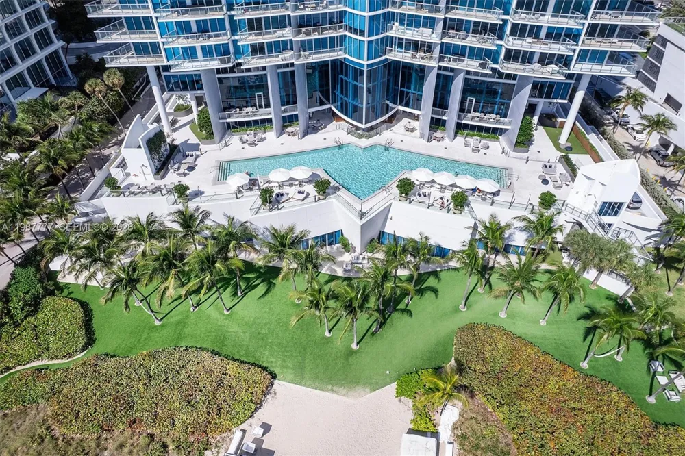 17001 Collins Ave #2702 Sunny Isles Beach, FL 33160