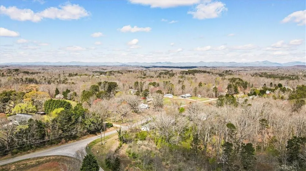 6022 Ben Parks Road Murrayville, GA 30564