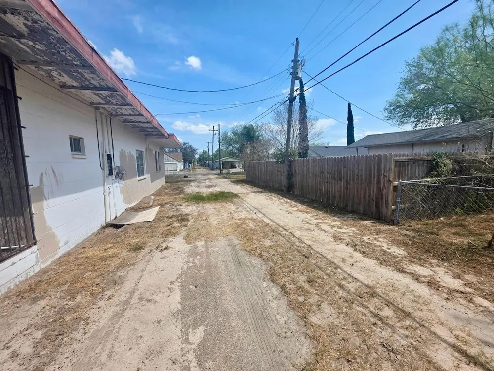 319 E Ricky Crossland Avenue Elsa, TX 78543